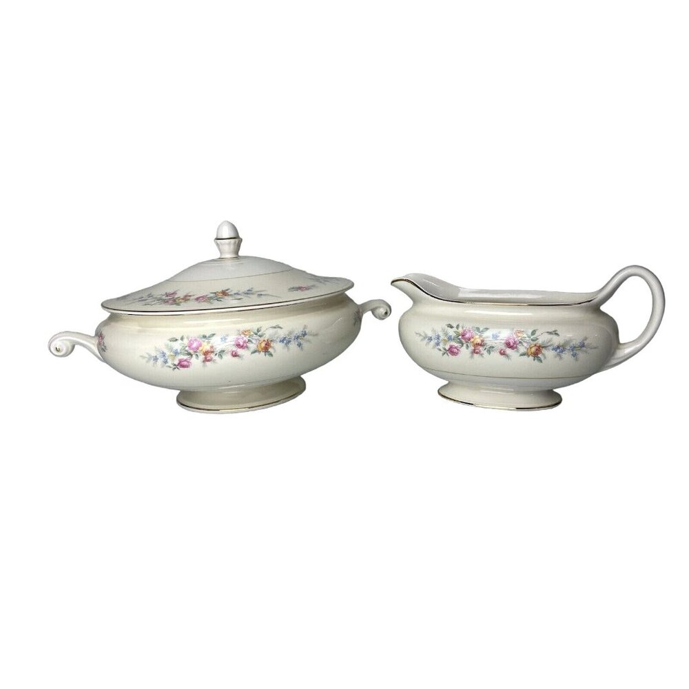 Homer Laughlin Eggshell Nautilus Casserole Server w/ Lid and Gravy Boat, Vintage